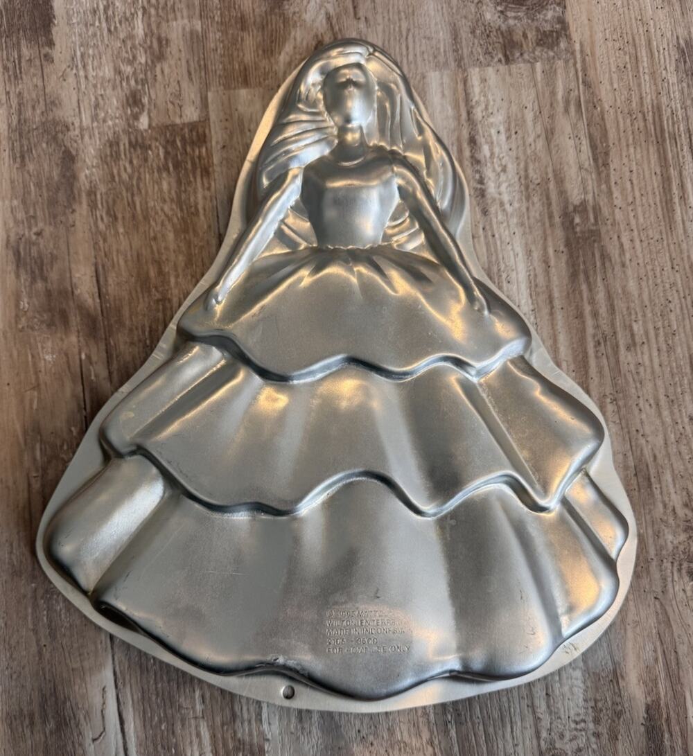 Vintage Wilton Barbie Cake Pan 2105-3500 Pre-Owned 1995